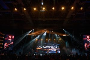 Сцена перед началом концерта на корпоративе