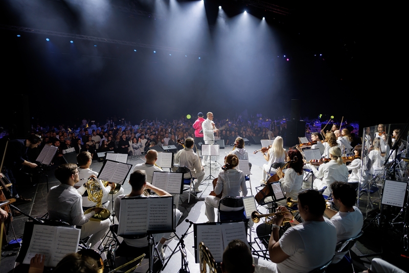 Выступление рок оркестра на новогоднем корпорате в Минске.